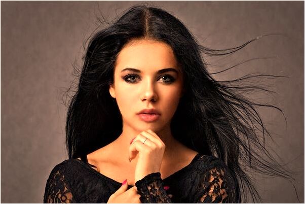 夢見小白蛇纏住腿有何寓意_周公解夢官網