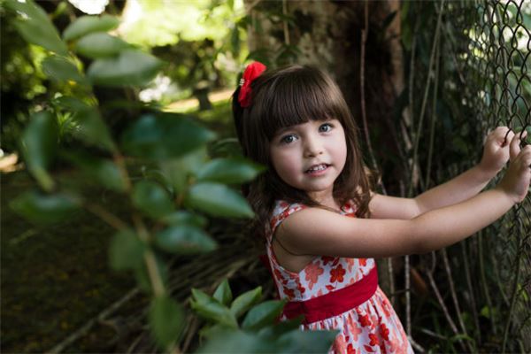 夢見小女孩拉屎_周公解夢