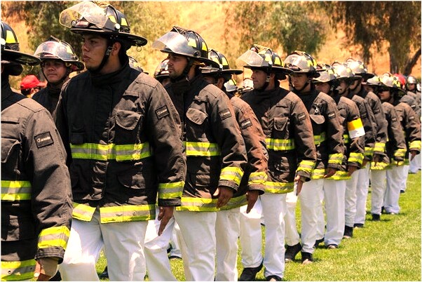 夢見在長有水草的清澈河水裡走是好事還是壞事_周公解夢官網