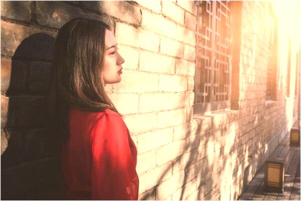 夢見撿偷了別人的金元寶會有什麼預兆_周公解夢官網