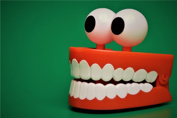 夢見上面一排牙全掉了_周公解夢