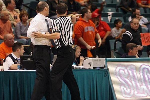 夢到與父親爭吵是啥意思_周公解夢