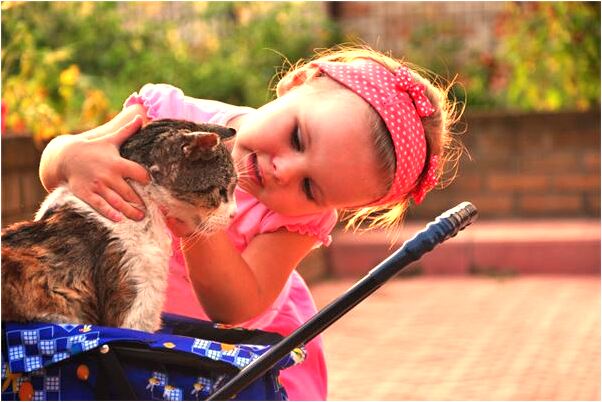 夢見女友跟別人擁抱代表著什麼_周公解夢官網