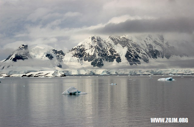 夢見穿白孝衣_周公解夢夢到穿白孝衣是什麼意思_做夢夢見穿白孝衣好不好_周公解夢官網