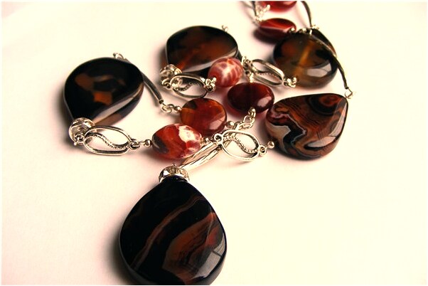 夢見和媽媽抱頭痛哭是什麼預兆_周公解夢官網