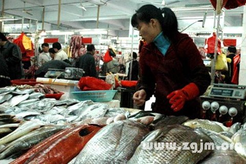 Dream of someone else to buy fish