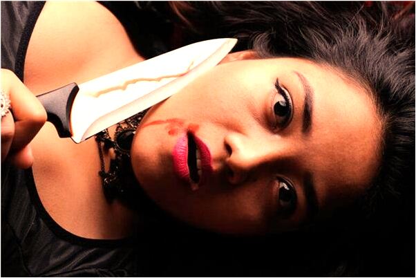 夢到了家裡來小偷被自己抓住是啥意思_周公解夢官網