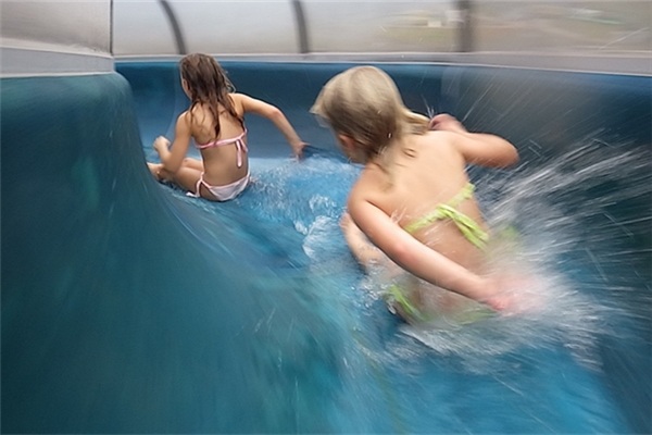 夢見兩人滑滑梯代表著什麼?_周公解夢