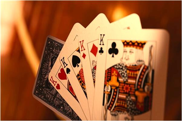 夢到荷花畫面的石頭怎么回事_周公解夢官網