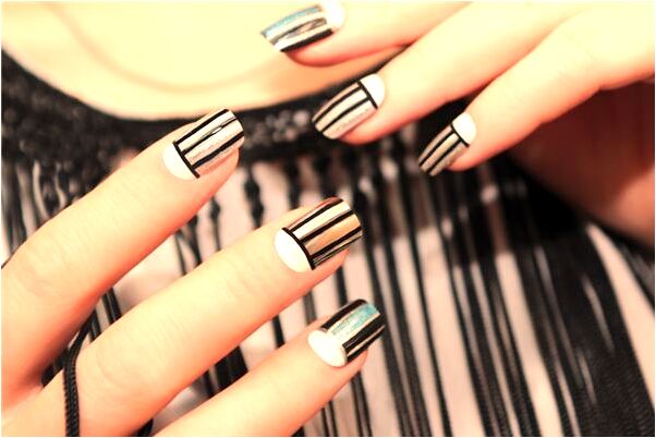 夢見女人被兩條蛇咬預示什麼_周公解夢官網