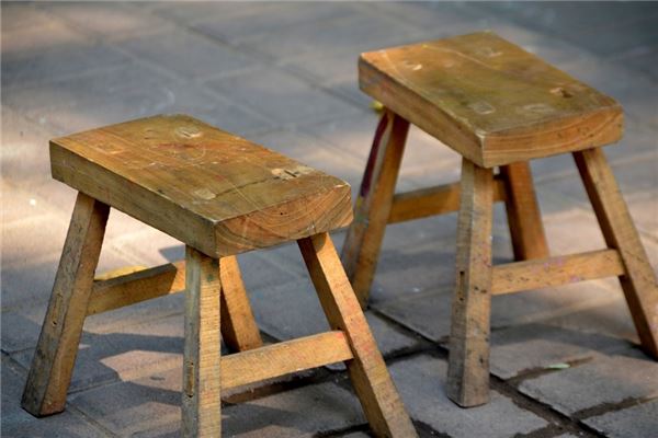 女人夢見木凳子_周公解夢