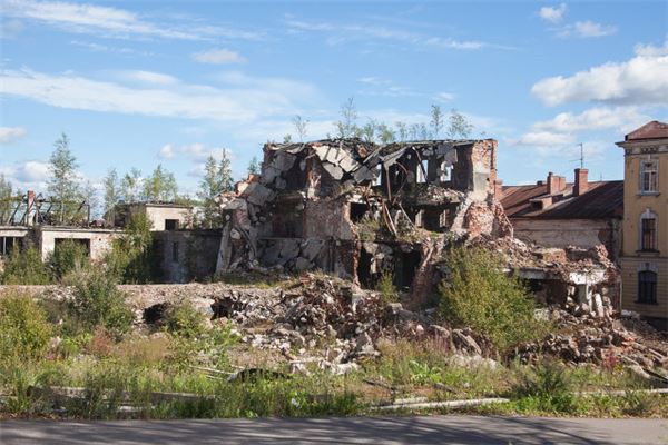 夢見房子倒塌_周公解夢