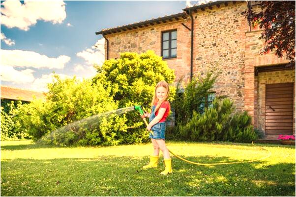 夢到了和一個女生牽手是吉兆嗎?_周公解夢官網