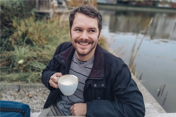 夢見死人對你笑是不是好的徵兆呢_周公解夢