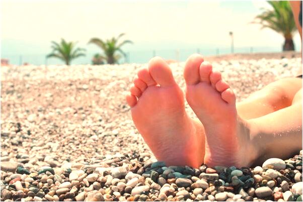 夢見女生與女同事親吻是凶兆還是吉兆_周公解夢官網