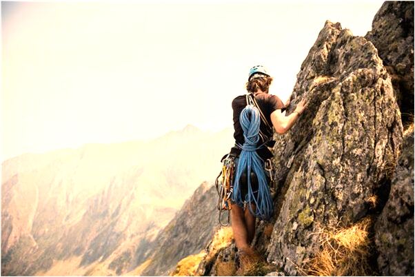 夢見給別人敬酒是什麼意思？_周公解夢官網