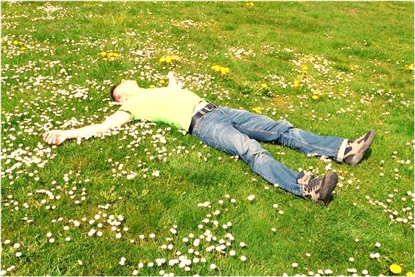 夢見年輕父母保護小孩被槍殺意味著什麼_周公解夢官網