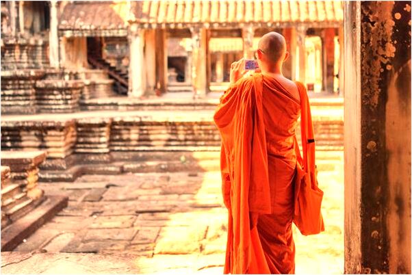 夢見坐飛機遇到貴人相助有什麼意思_周公解夢官網