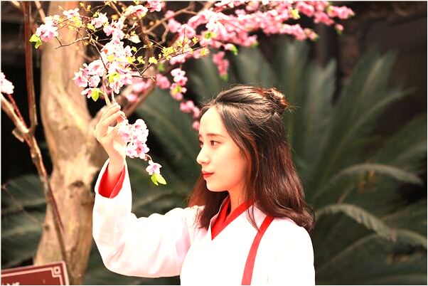 夢到自己的同學喊自己爸爸是啥意思_周公解夢官網