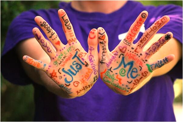 夢到草籽粘衣服上是什麼徵兆_周公解夢官網