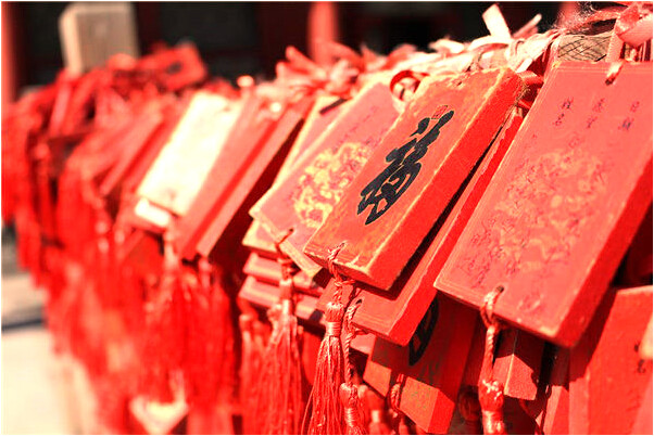 夢到一大片鞋子有什麼預兆_周公解夢官網