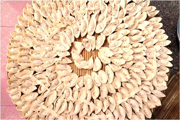 夢見床上潑水有什麼預示嗎_周公解夢官網