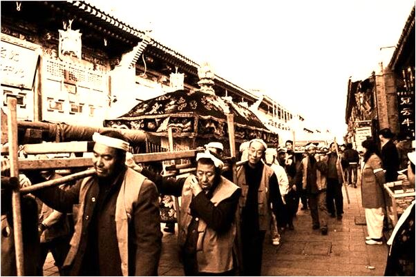 夢到了我撕裂了魚頭狗身生物是怎么回事_周公解夢官網