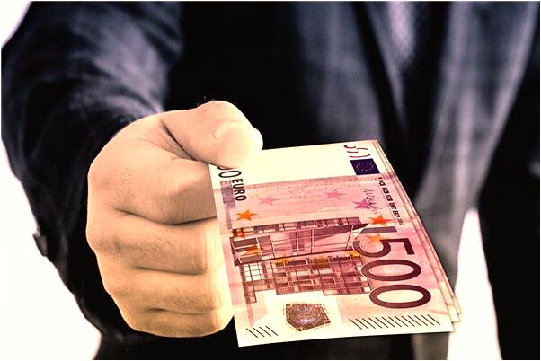 夢見夢自己偷別人的錢怎么說_周公解夢官網