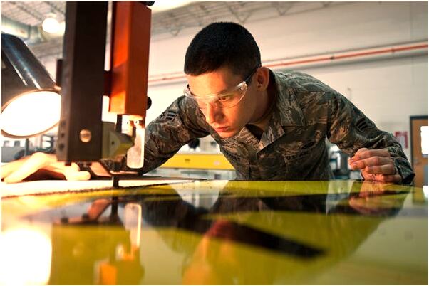 夢到了自己向窗外看怎么回事_周公解夢官網