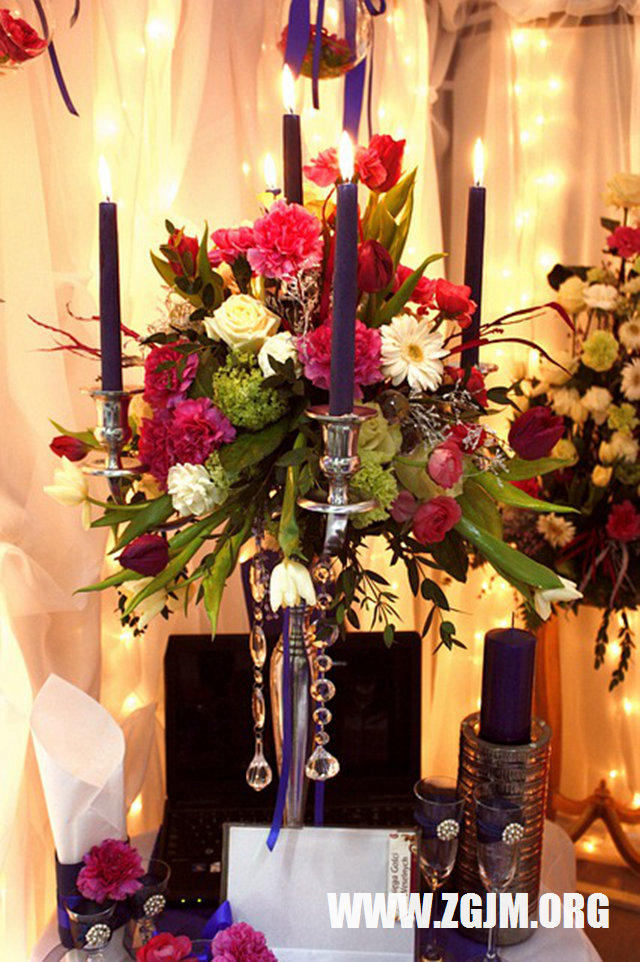 夢見我從懸崖上掉下來_周公解夢夢到我從懸崖上掉下來是什麼意思_做夢夢見我從懸崖上掉下來好不好_周公解夢官網