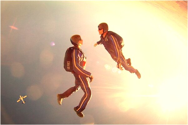 夢到陪已婚朋友買紅色禮服是什麼啟示_周公解夢官網