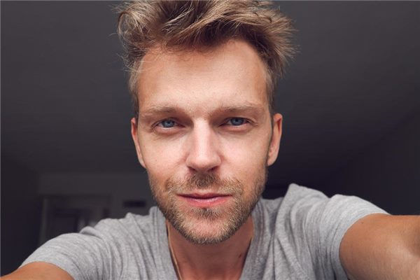 夢到去世的堂哥是啥預兆_周公解夢