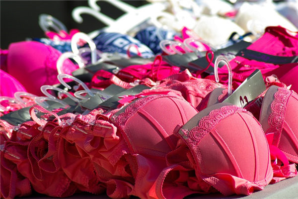 夢到女人的奶罩代表什麼_周公解夢