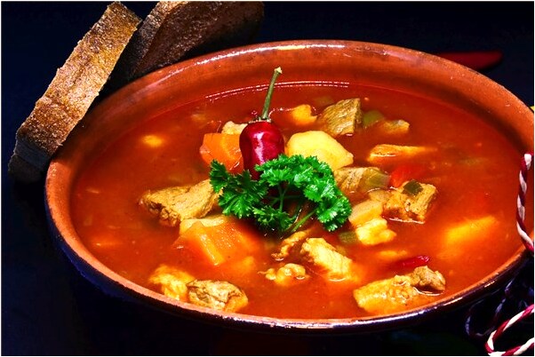 夢見抱小孩尿濕了我的腿什麼預兆_周公解夢官網