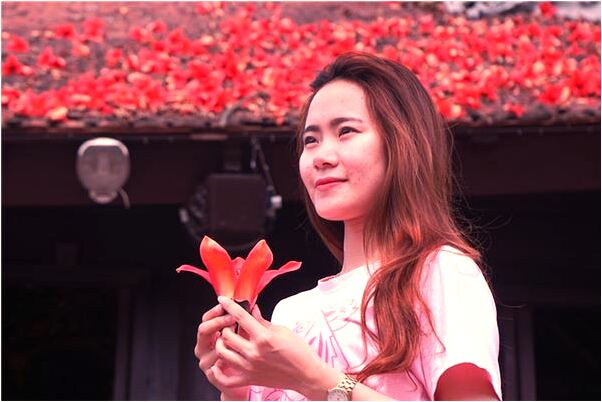 夢到騎車比賽突然下雨了去躲雨是什麼預兆？_周公解夢官網