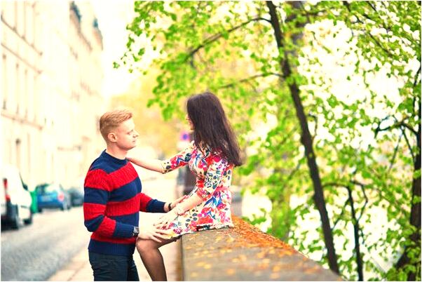 夢到了手拿一對花瓶有什麼意思嗎_周公解夢官網