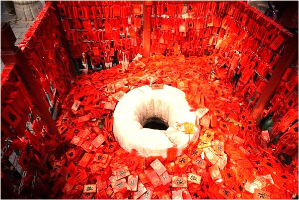 夢見在狹小的廟裡避雨是不是好的徵兆呢_周公解夢官網