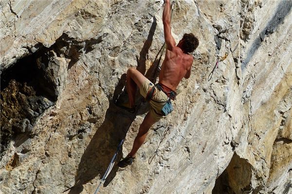 夢到攀登懸崖有什麼預兆_周公解夢