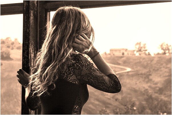 夢見老公拿自己的胸罩上街出醜有什麼寓意嗎？_周公解夢官網