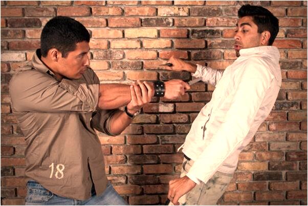 夢到被人敲詐錢意味著什麼_周公解夢官網