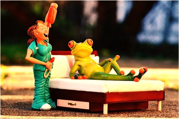 夢到弟弟腿骨鋸斷不疼沒流血是啥意思_周公解夢官網