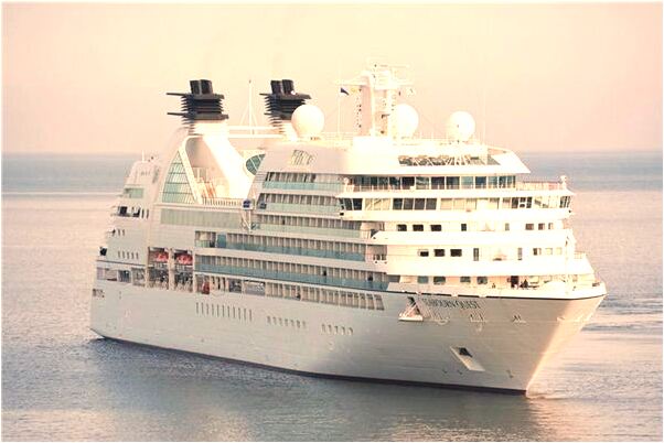 夢到飛機墜落起飛意味什麼_周公解夢官網