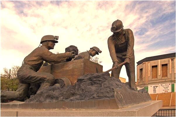 夢見砍樹做棺材是什麼意思_周公解夢官網