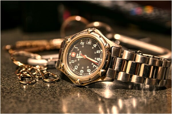 夢到被黃蛇咬傷陰莖膝蓋並出血是吉兆嗎?_周公解夢官網