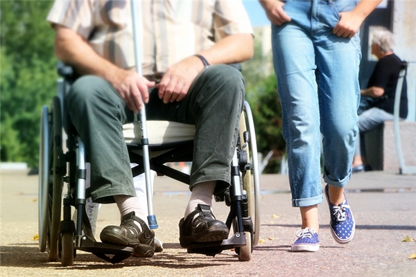 夢見帶著幾個殘疾人行走什麼寓意_周公解夢