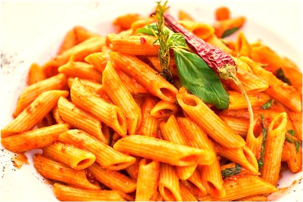 夢見黃色金魚被分成兩半是什麼意思_周公解夢官網