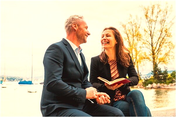 夢到了山上曬了很多衣服是怎么回事_周公解夢官網