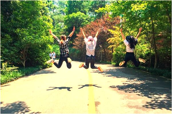 夢到了手指鑽進蟲子血液變黑是吉兆嗎?_周公解夢官網