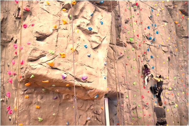 夢見爬山找到山頂得出路有什麼寓意嗎？_周公解夢官網