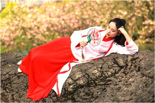 夢見男上司躺在我身邊有什麼含義_周公解夢官網